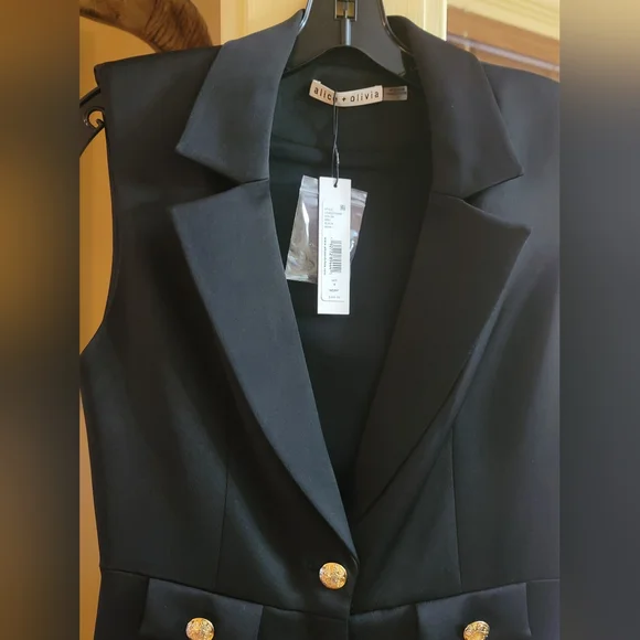 Alice and Olivia Shoshanna Sleeveless Tuxedo Jumpsuit - Picture 11 of 12